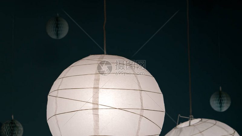 磁吸射灯与普通射灯：如何根据色温选择照明方案**